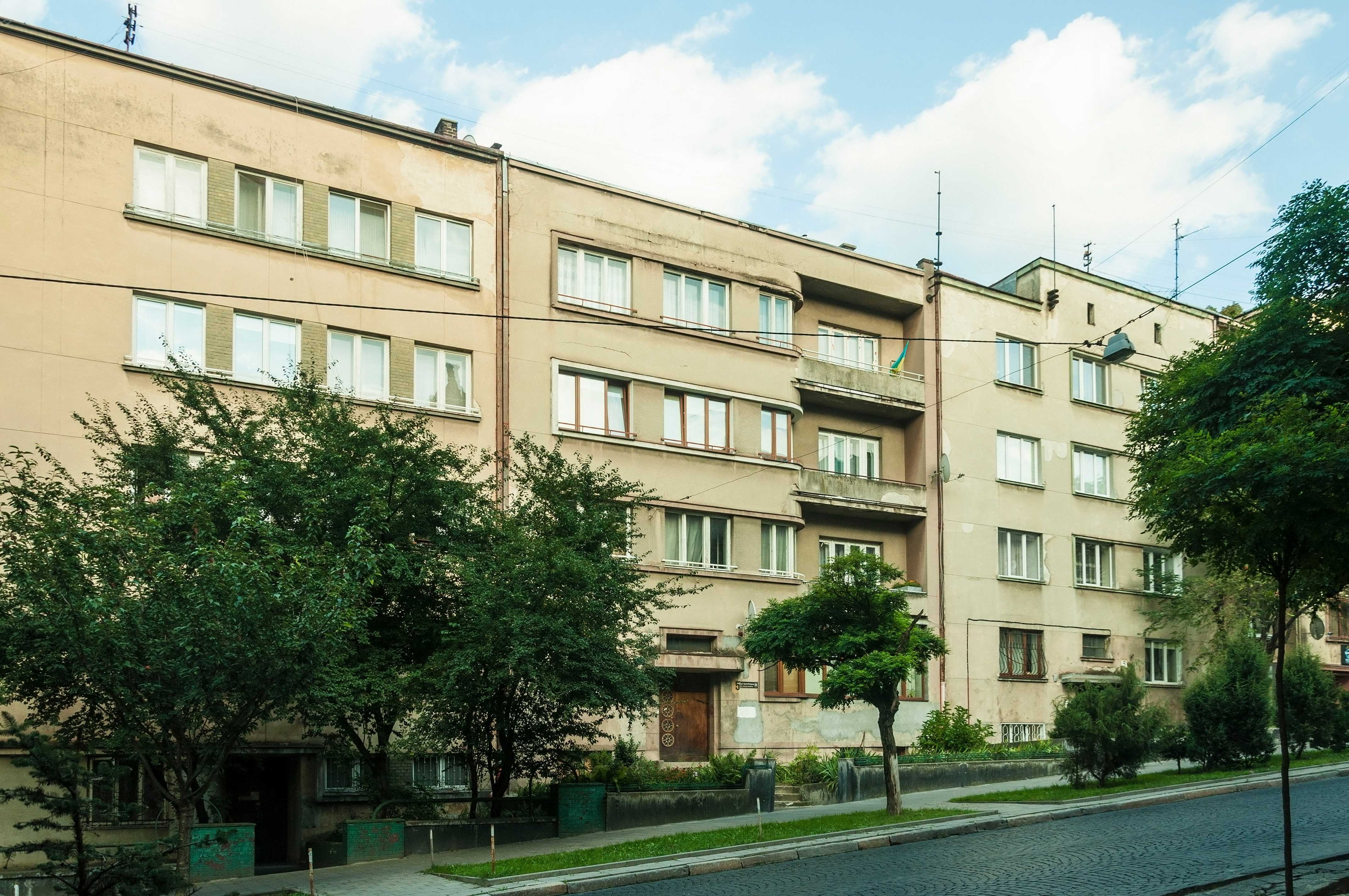 Buildings on Heroyiv Maidanu St, 5-5A